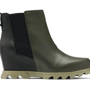 Sorel Joan of Artic Wedge III Chelsea Bootie- Dark Moss & Sage, size 8